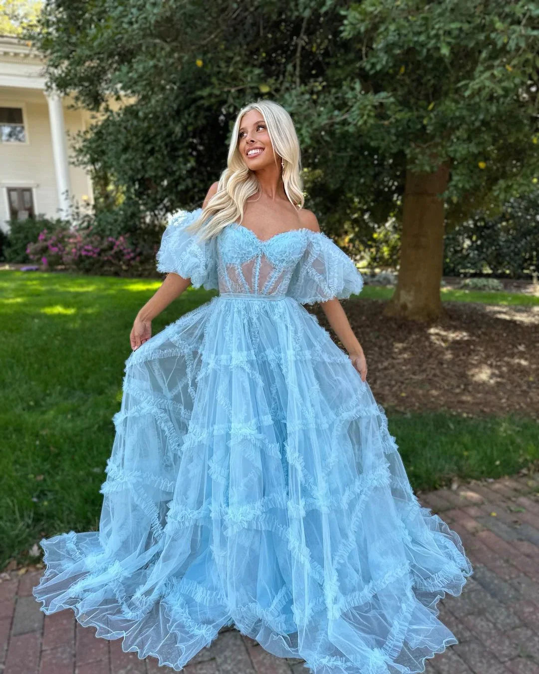 Vestidos formales para mujer, encantadores vestidos de fiesta de tul azul con hombros descubiertos y corte en A / Tienda de vestidos de fiesta